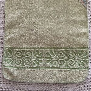 Vintage 100% Cotton Cannon Monticello, Hand Towel Light Green Jacard Pattern
